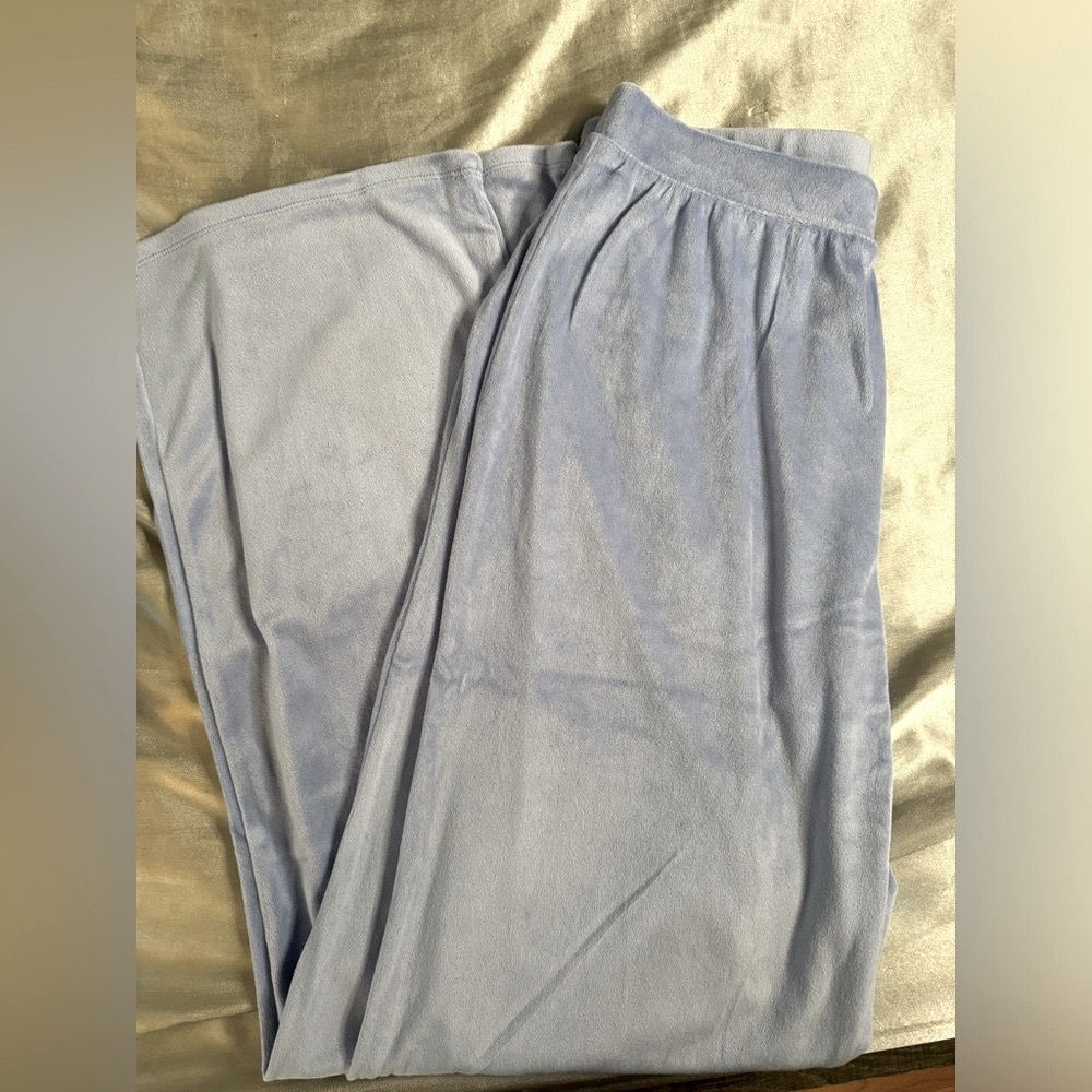 Steve Madden velour Pajama Set - Picture 6 of 9